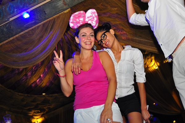 Saturday Night At Edde Sands